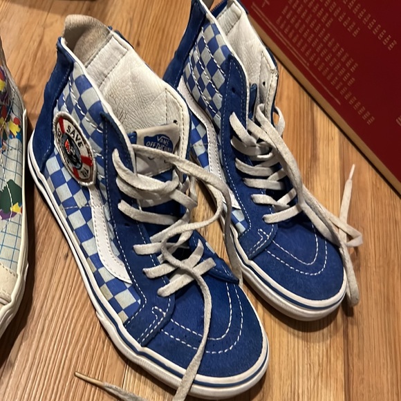Two pairs of Vans for kids. - Picture 4 of 9